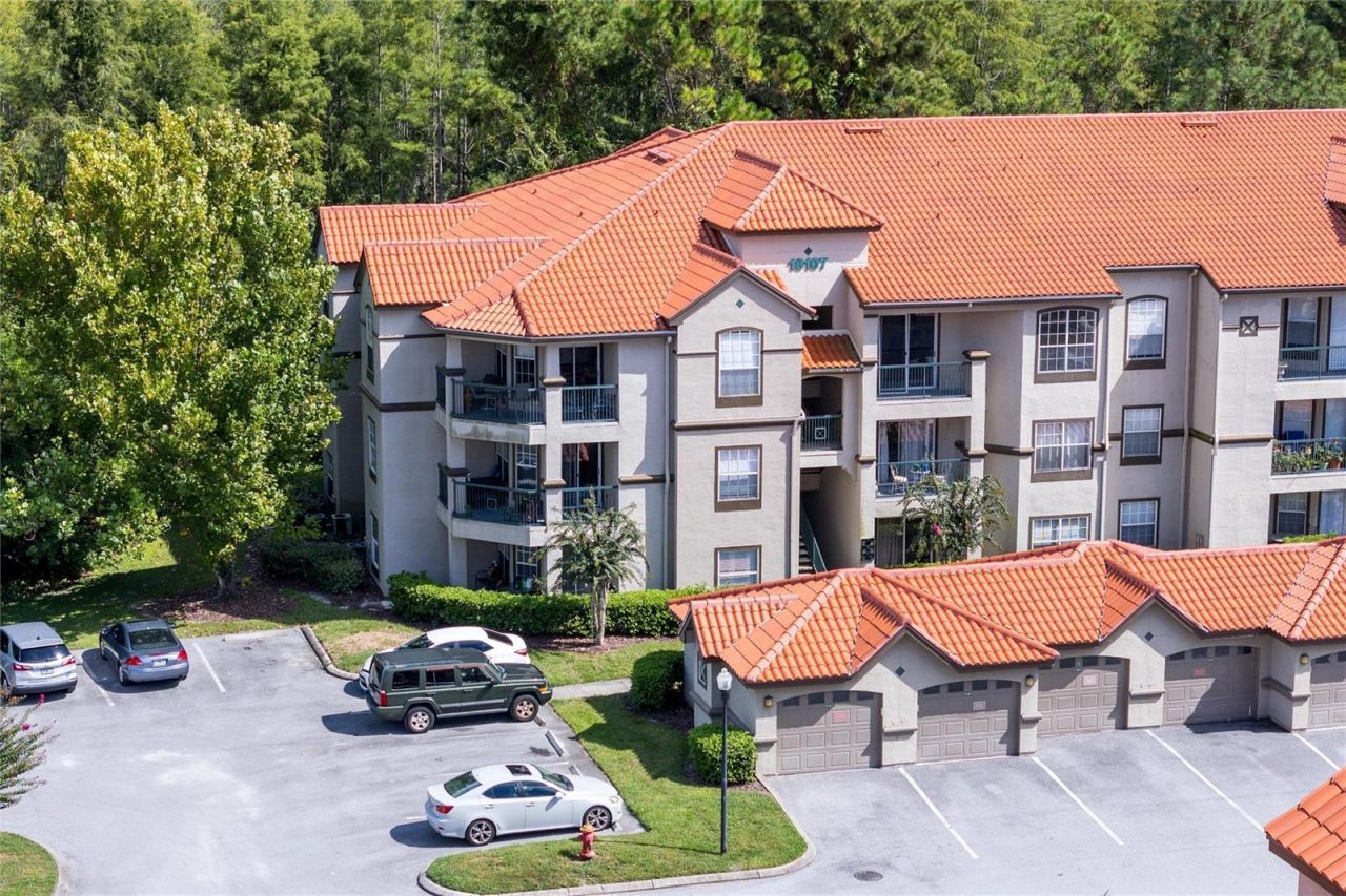 18107 Peregrines Perch Place, Unit 212, Lutz, FL 33558 Main Photo
