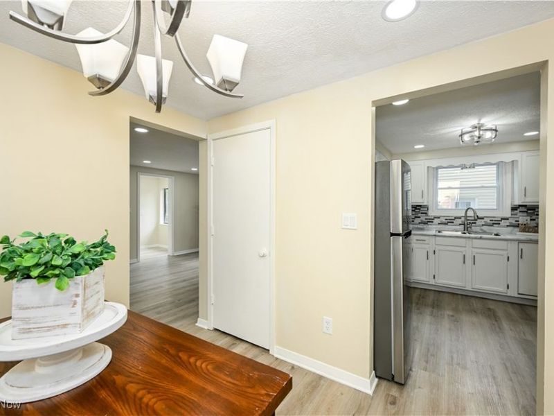 636 Flora Avenue, Akron, OH 44314 Photo 10