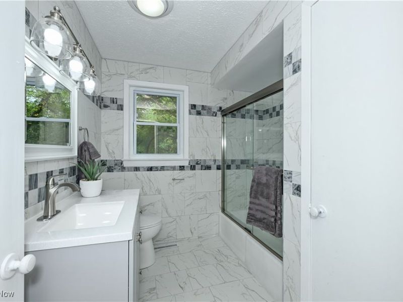 636 Flora Avenue, Akron, OH 44314 Photo 16