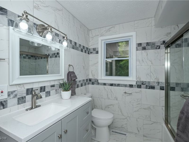 636 Flora Avenue, Akron, OH 44314 Photo 19