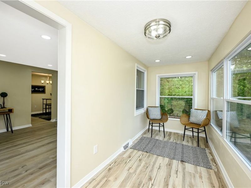 636 Flora Avenue, Akron, OH 44314 Photo 2