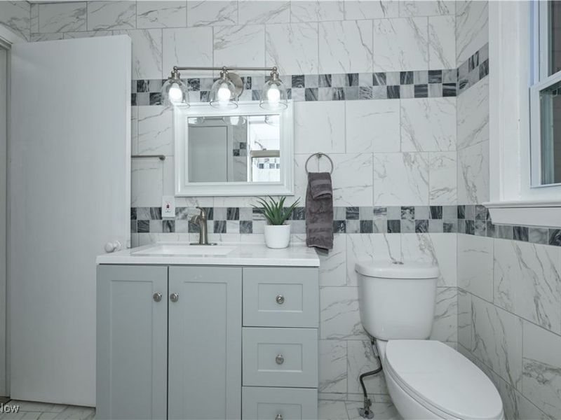 636 Flora Avenue, Akron, OH 44314 Photo 20