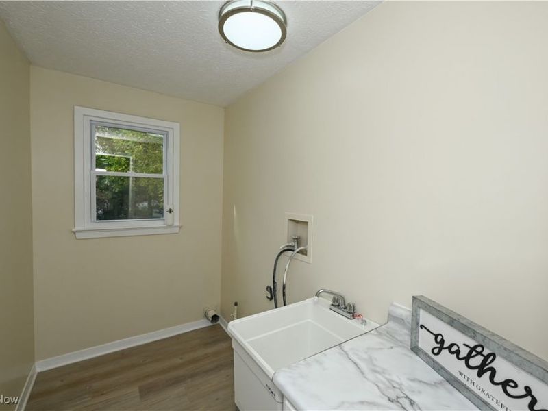 636 Flora Avenue, Akron, OH 44314 Photo 22