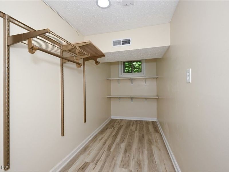 636 Flora Avenue, Akron, OH 44314 Photo 28