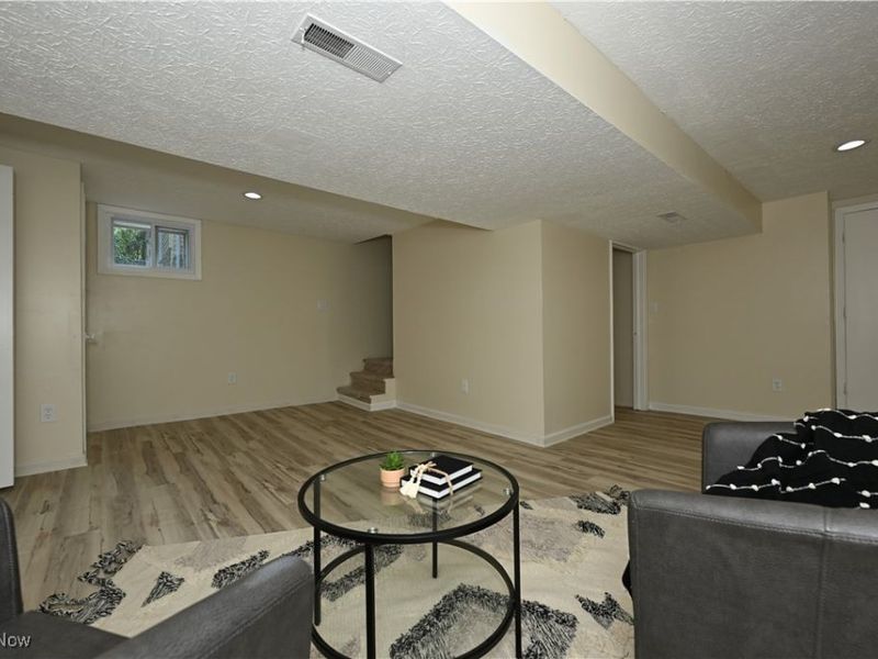 636 Flora Avenue, Akron, OH 44314 Photo 36