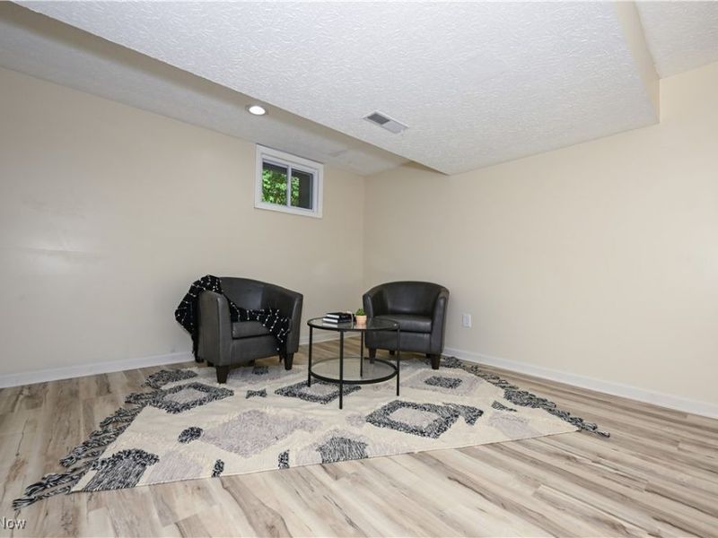 636 Flora Avenue, Akron, OH 44314 Photo 39