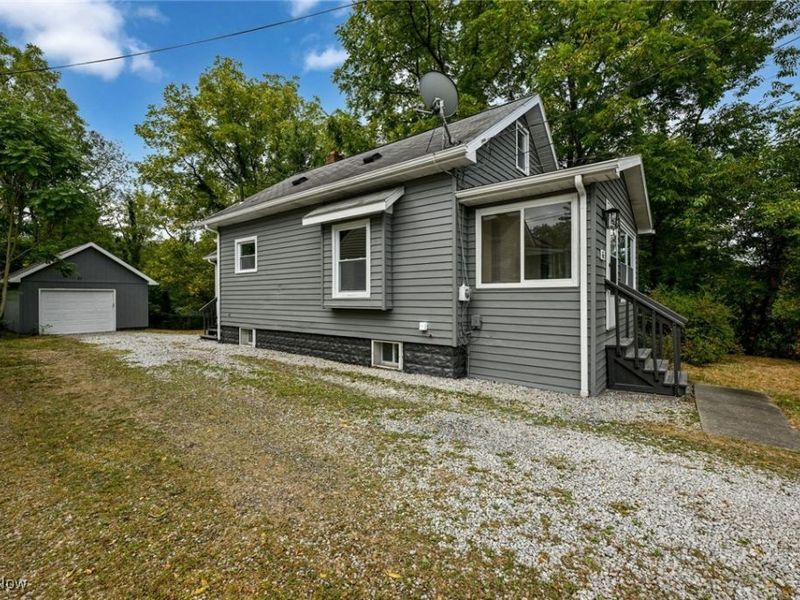 636 Flora Avenue, Akron, OH 44314 Photo 42