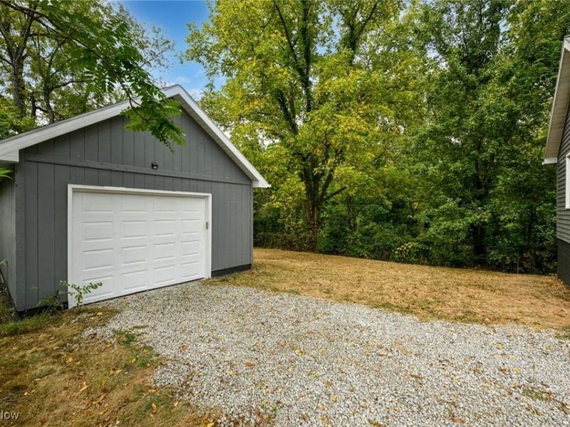 636 Flora Avenue, Akron, OH 44314 Photo 46