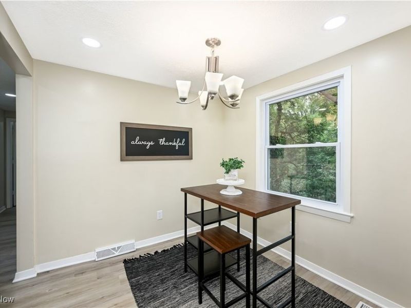 636 Flora Avenue, Akron, OH 44314 Photo 8