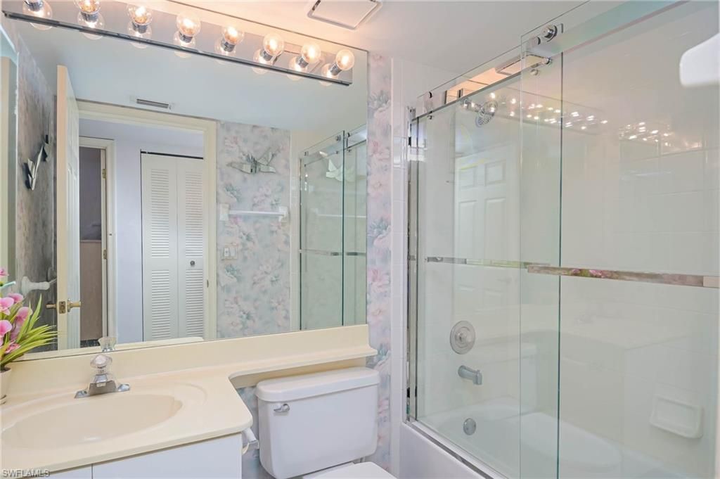 5845 Trailwinds Dr, Unit 531, Fort Myers, FL 33907 Photo
