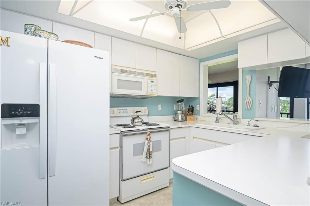 5845 Trailwinds Dr, Unit 531, Fort Myers, FL 33907 Photo