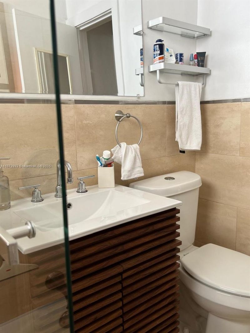 1551 Michigan Ave, Unit 8, Miami Beach, FL 33139 Photo