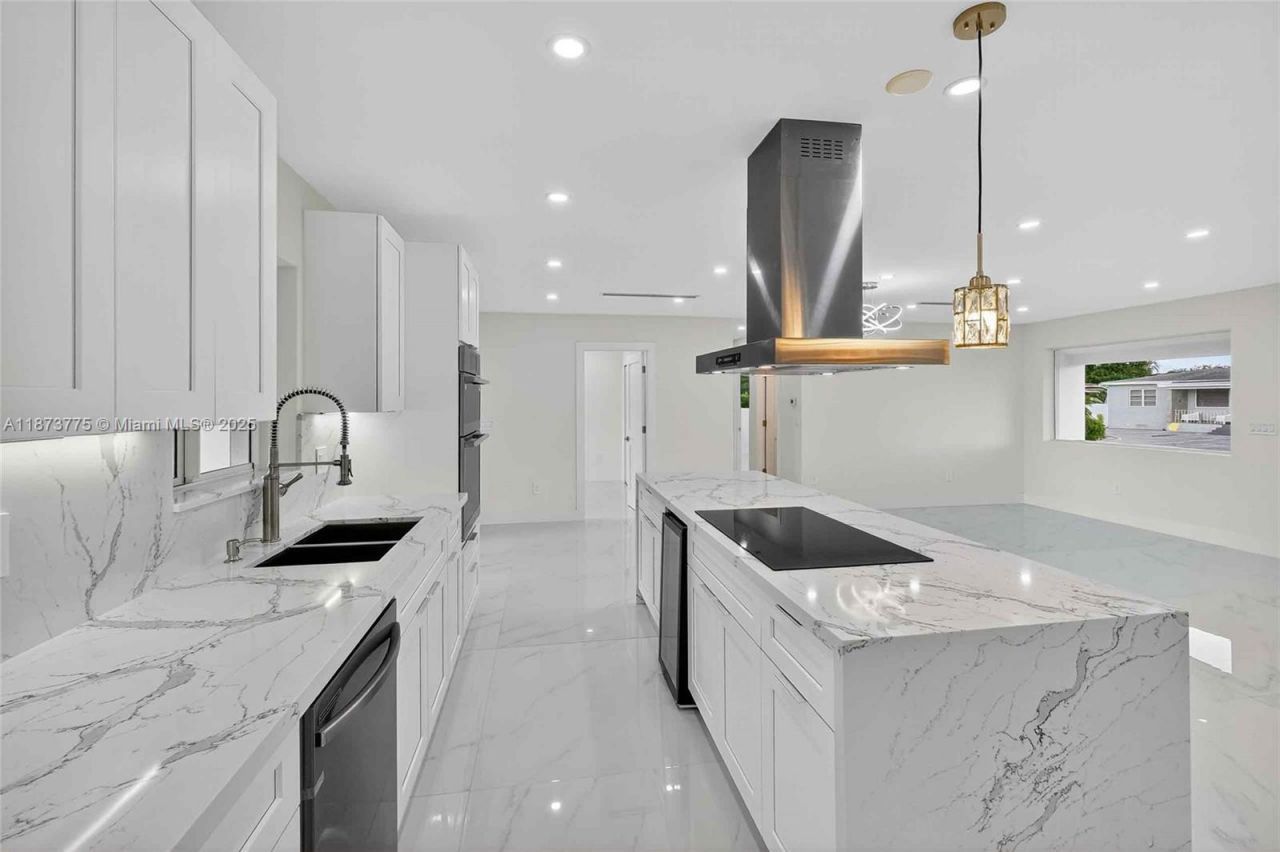 1011 NW 89th St, Miami, FL 33150 Photo