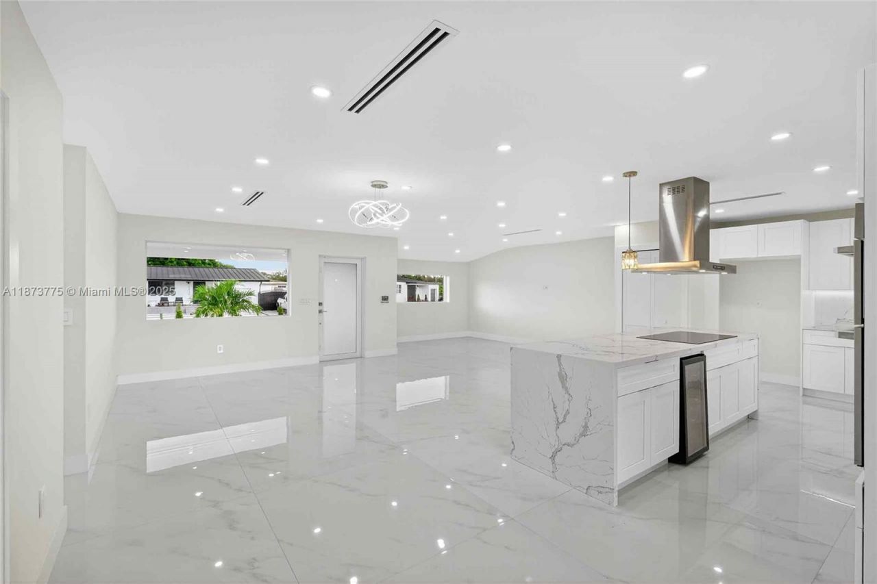 1011 NW 89th St, Miami, FL 33150 Photo