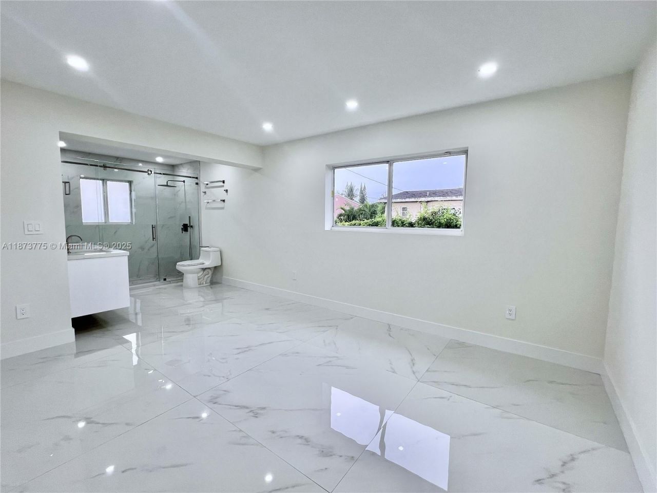 1011 NW 89th St, Miami, FL 33150 Photo