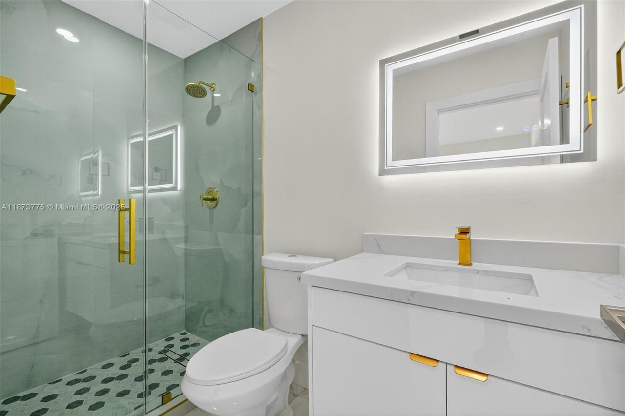 1011 NW 89th St, Miami, FL 33150 Photo