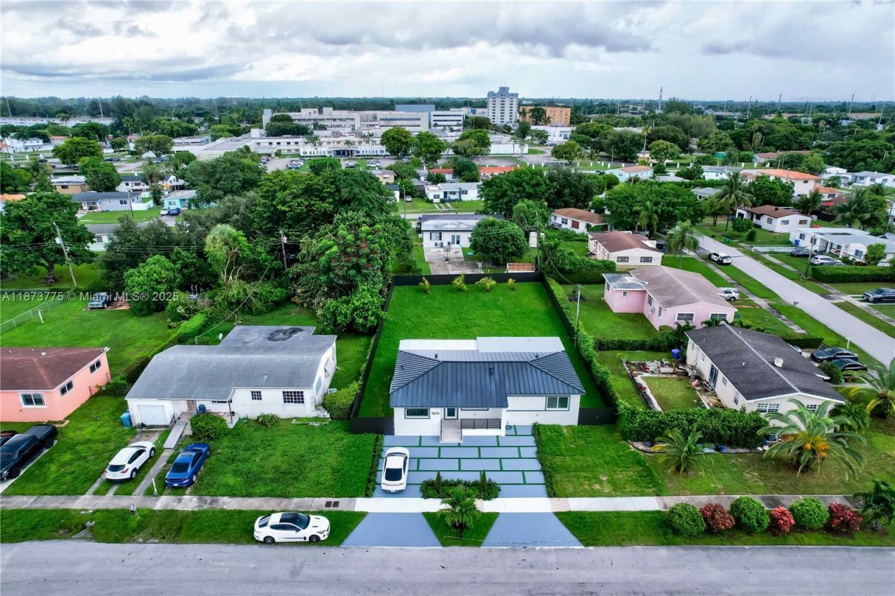 1011 NW 89th St, Miami, FL 33150 Photo