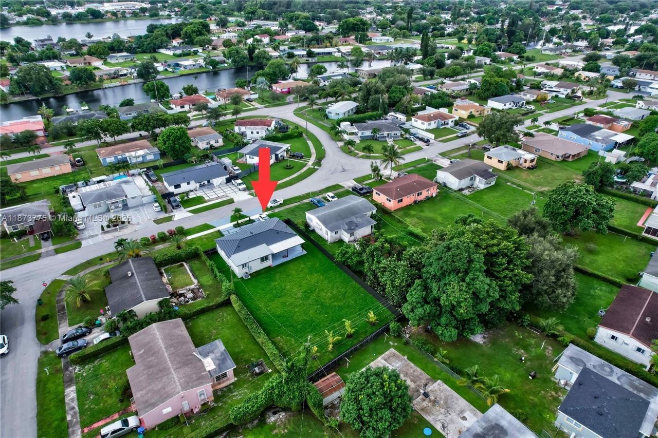 1011 NW 89th St, Miami, FL 33150 Photo