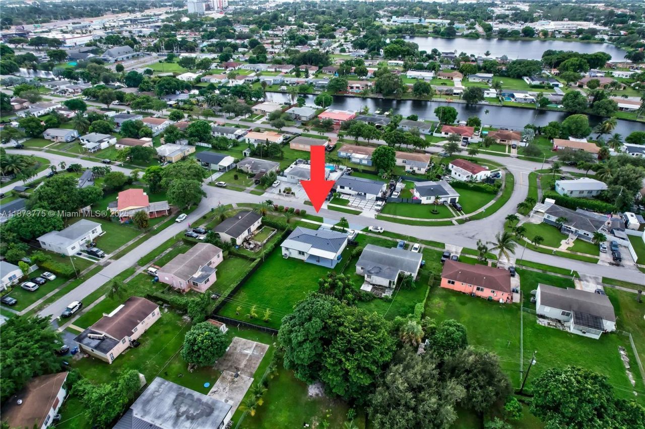 1011 NW 89th St, Miami, FL 33150 Photo