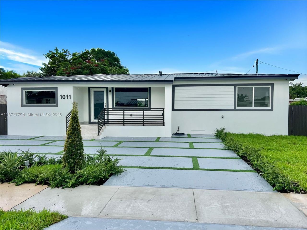 1011 NW 89th St, Miami, FL 33150 Photo