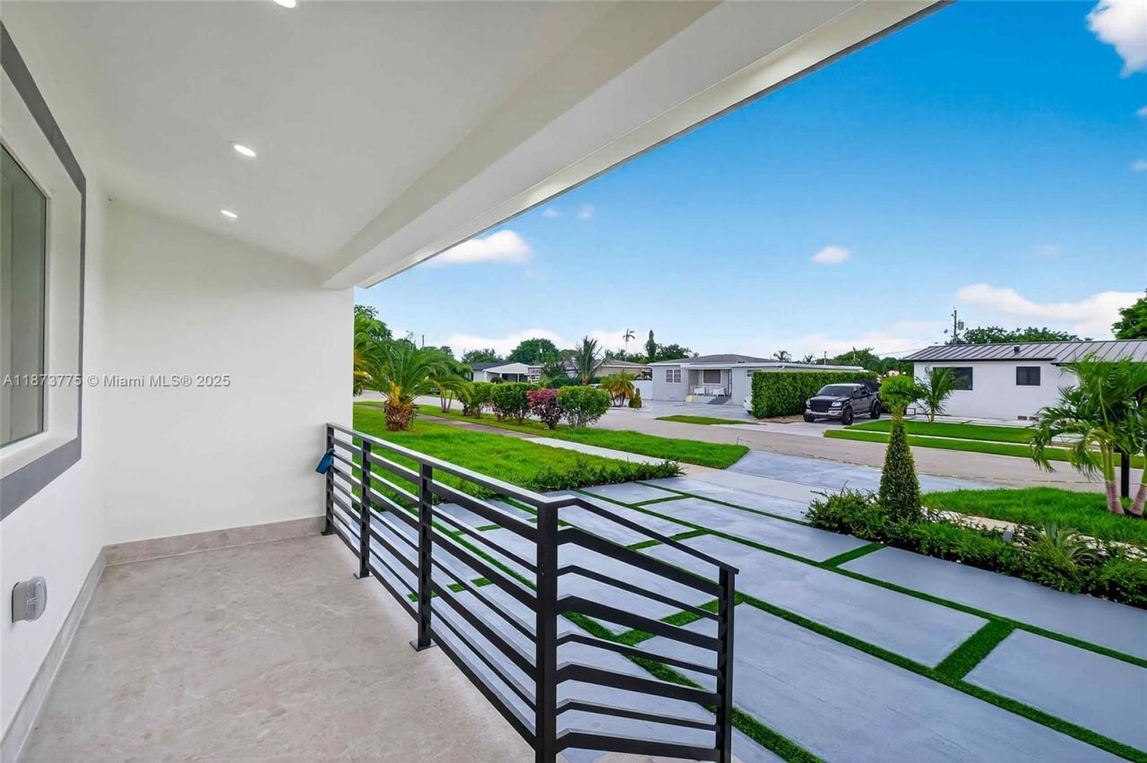 1011 NW 89th St, Miami, FL 33150 Photo