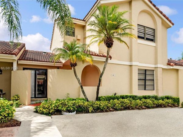 6460 NW 170th Ter, Hialeah, FL 33015