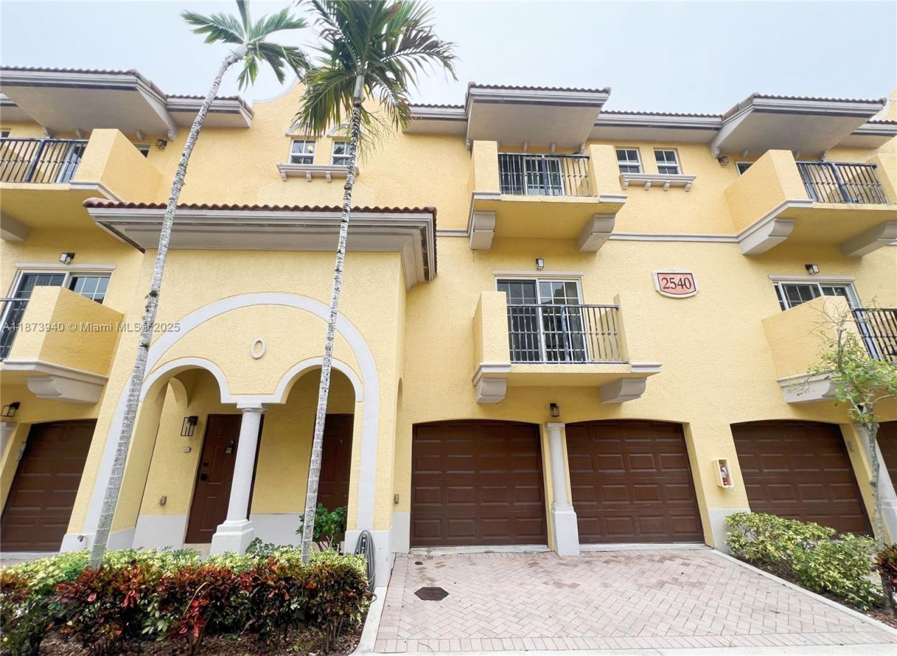 2540 SW 14th Ave, Unit 203, Fort Lauderdale, FL 33315 Photo