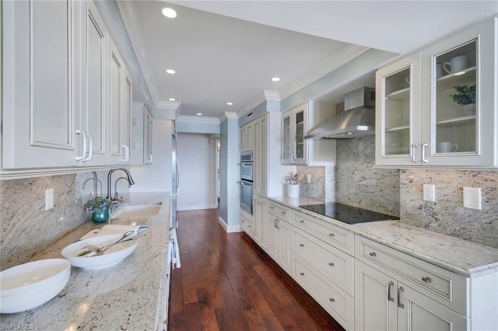 3401 Gulf Shore Blvd N, Unit 303, Naples, FL 34103 Photo