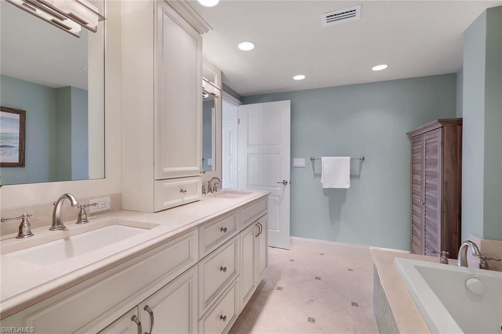 3401 Gulf Shore Blvd N, Unit 303, Naples, FL 34103 Photo