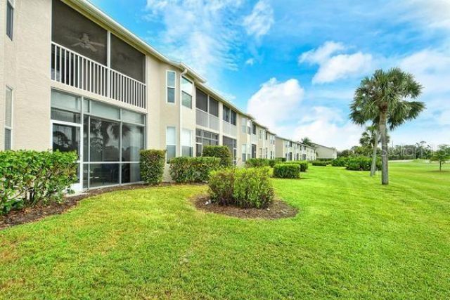 9641 Castle Point Drive, Unit 1215, Sarasota, FL 34238 Photo