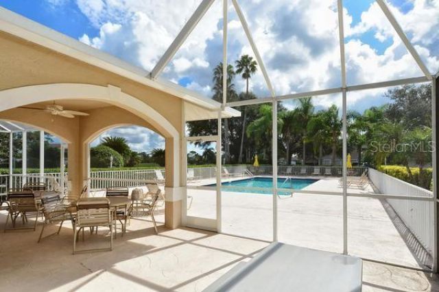 9641 Castle Point Drive, Unit 1215, Sarasota, FL 34238 Photo