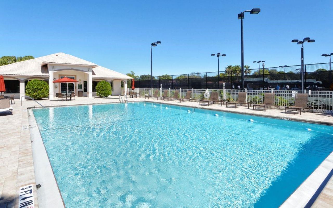 9641 Castle Point Drive, Unit 1215, Sarasota, FL 34238 Photo