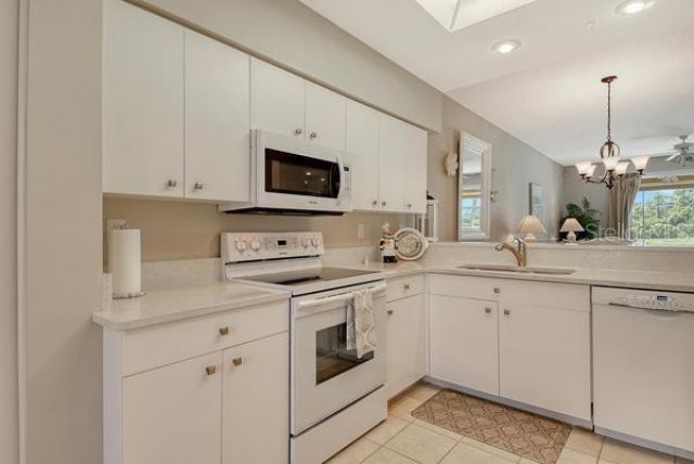 9641 Castle Point Drive, Unit 1215, Sarasota, FL 34238 Photo