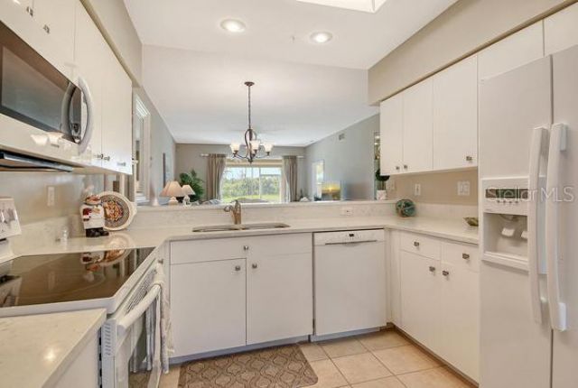 9641 Castle Point Drive, Unit 1215, Sarasota, FL 34238 Photo