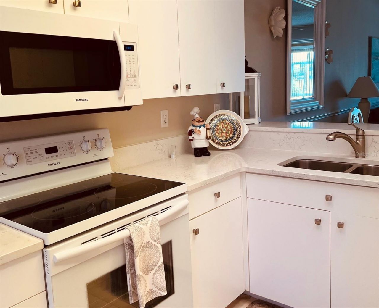 9641 Castle Point Drive, Unit 1215, Sarasota, FL 34238 Photo
