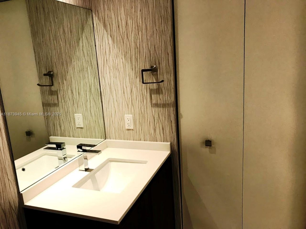 488 NE 18, Unit 3609, Miami, FL 33132 Photo