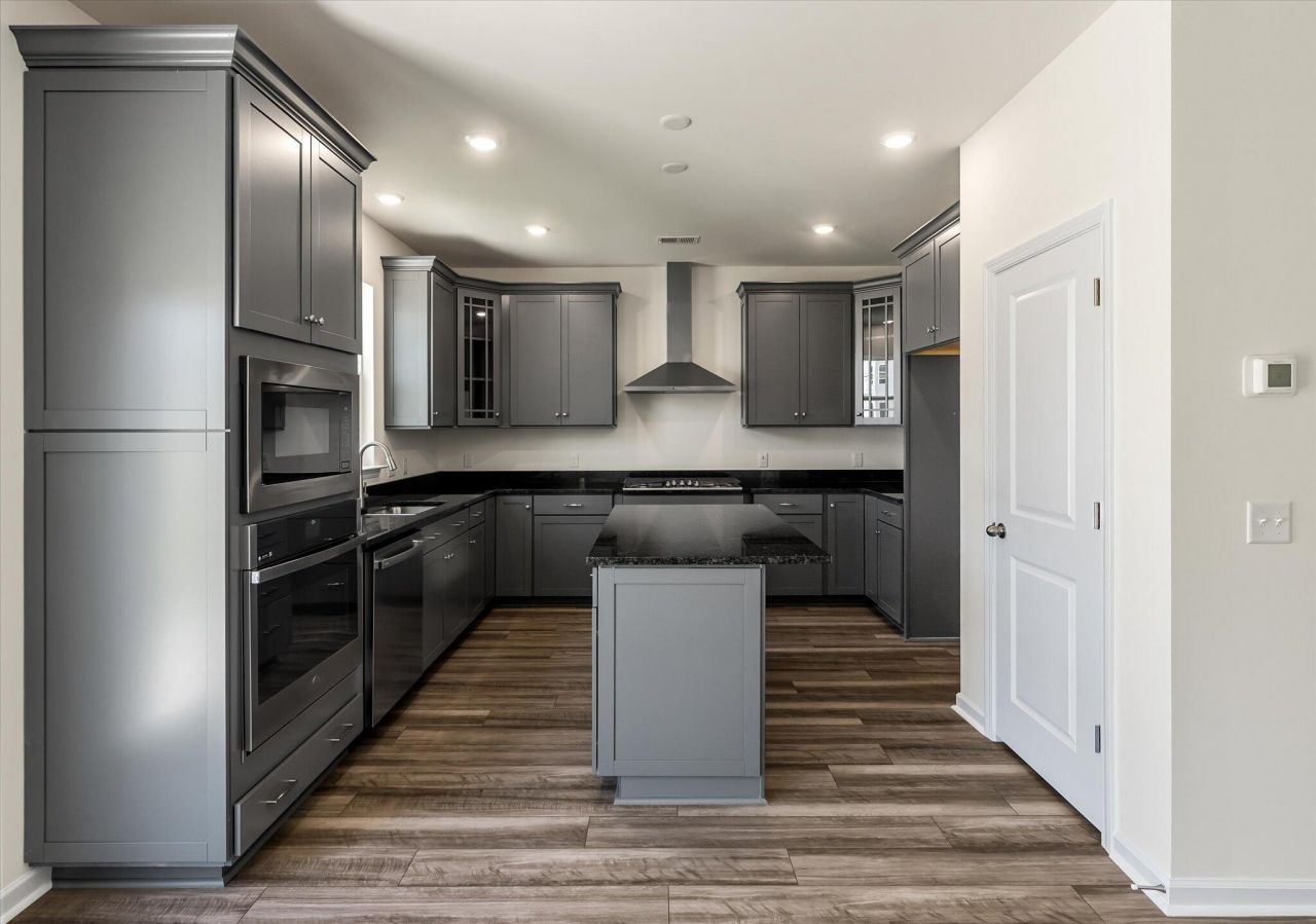 109 Shingle Oak Drive Photo 13