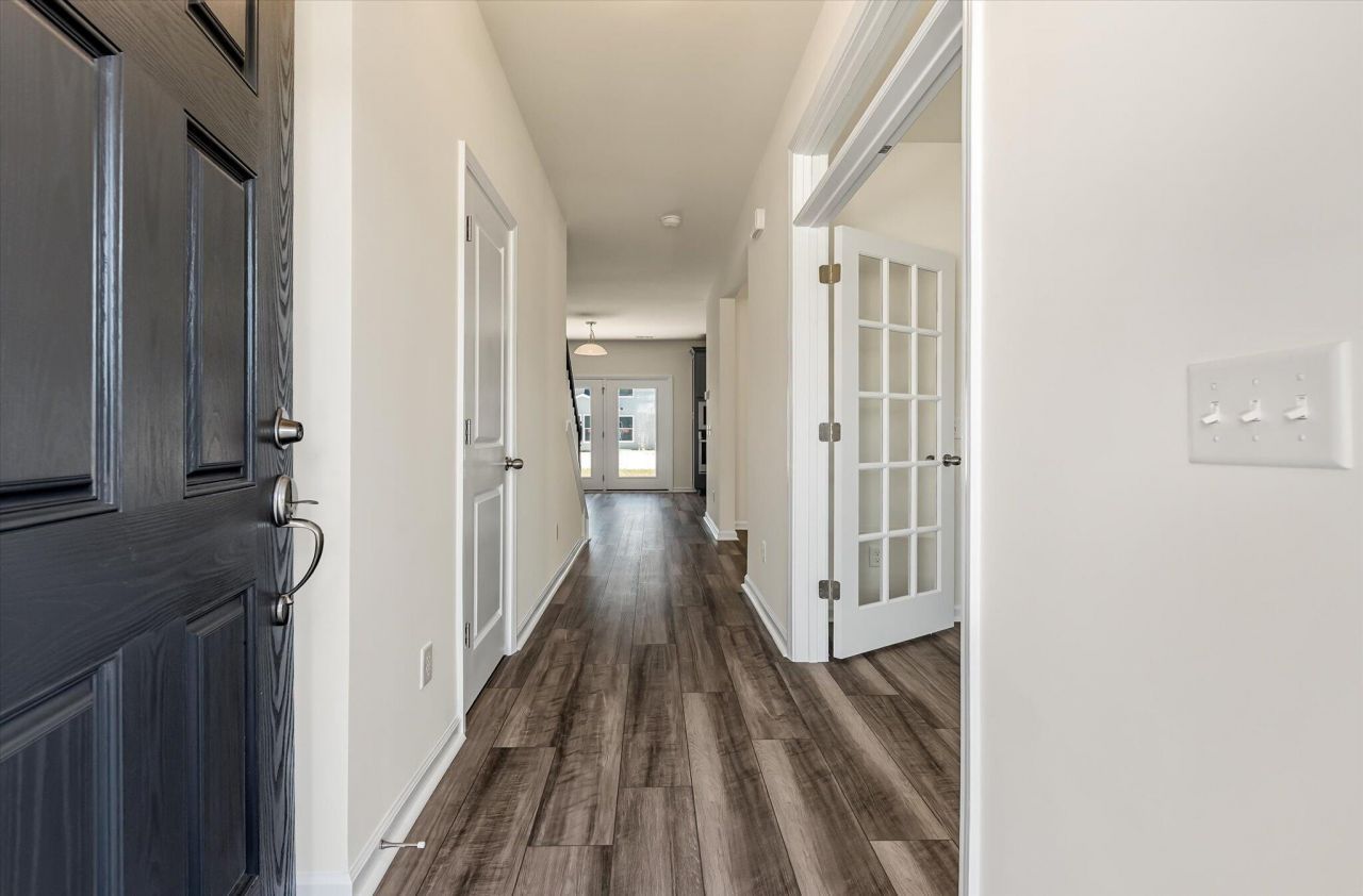 109 Shingle Oak Drive Photo 3