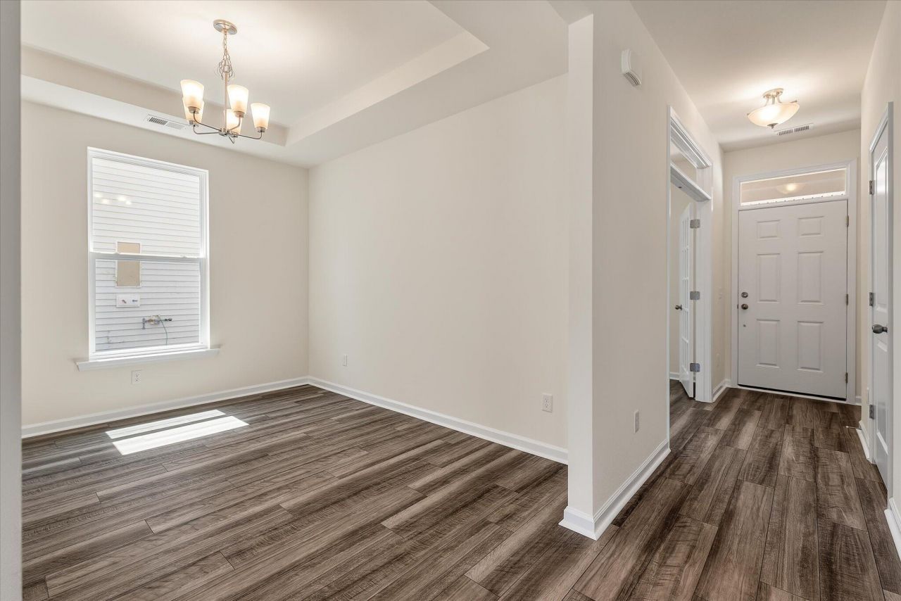 109 Shingle Oak Drive Photo 7