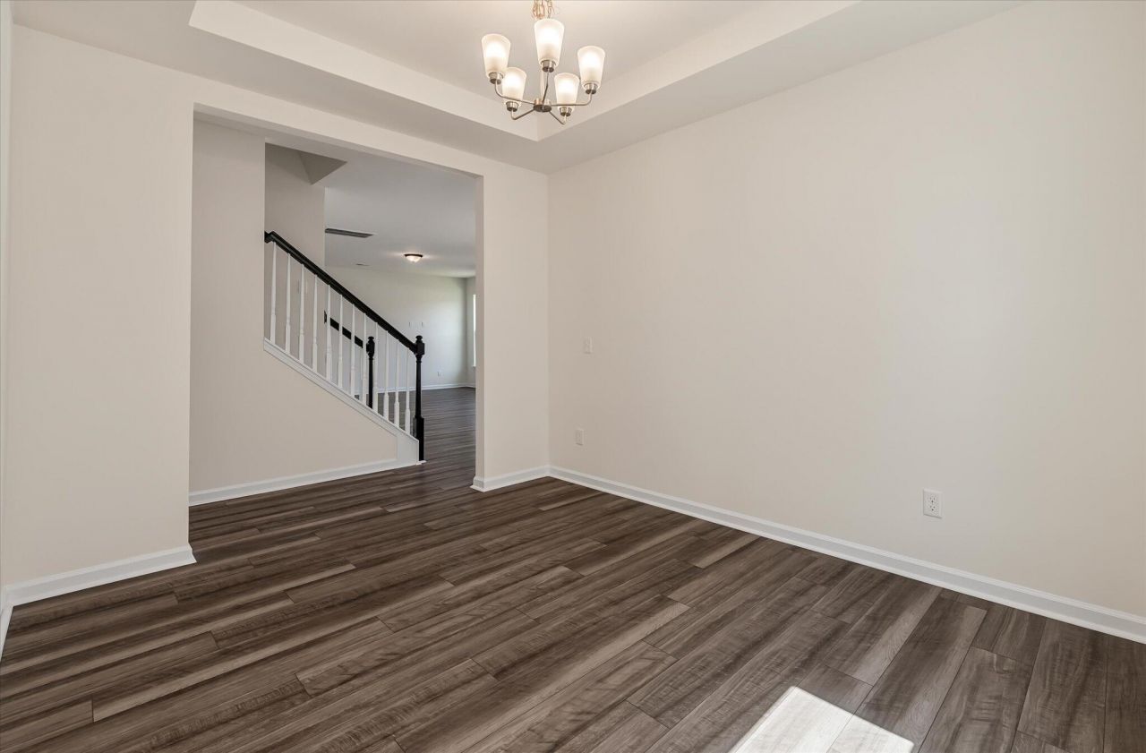 109 Shingle Oak Drive Photo 9