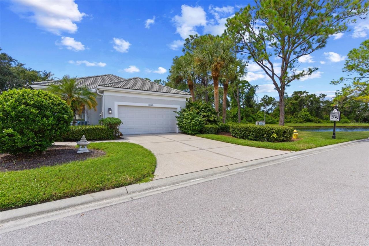 8628 54th Avenue Circle E, Bradenton, FL 34211 Photo