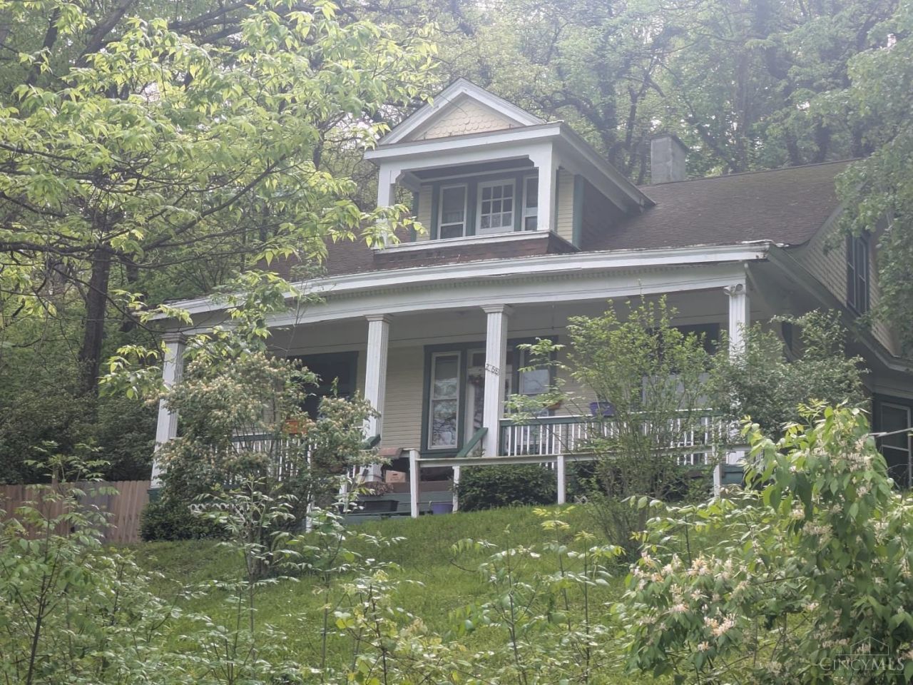 2568 Trevor Place, Cincinnati, OH 45225 Main Photo