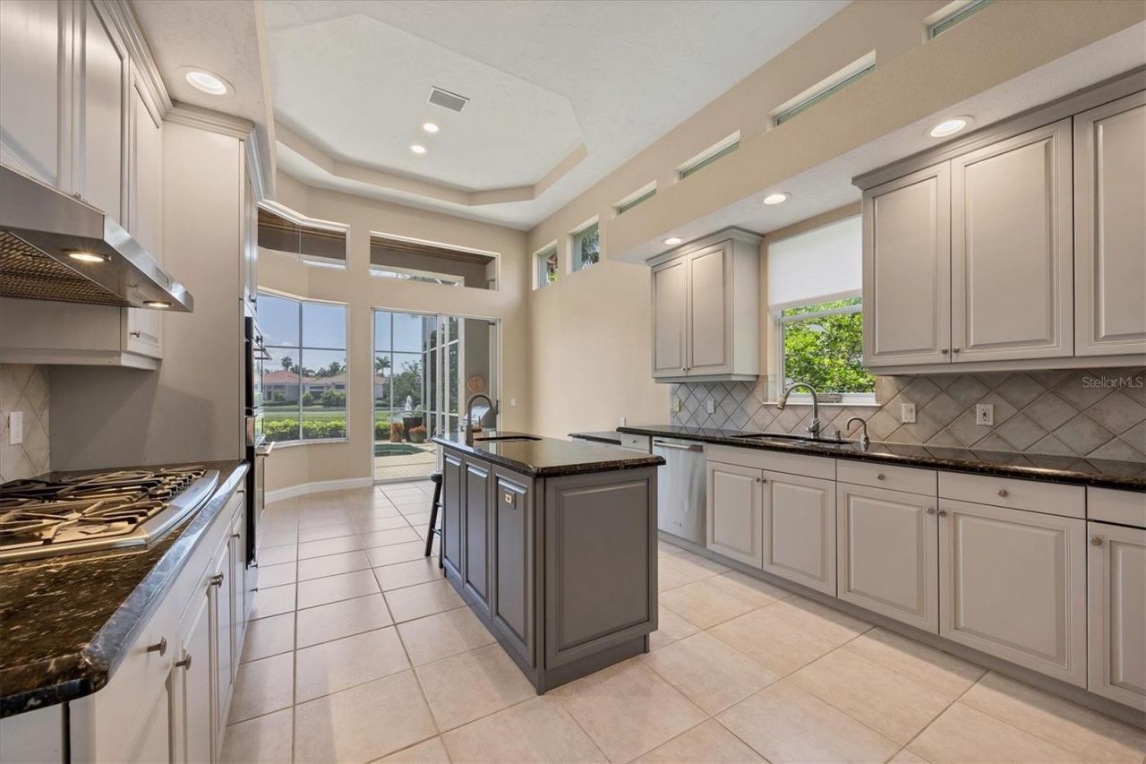 3617 Fair Oaks Place, Longboat Key, FL 34228 Photo