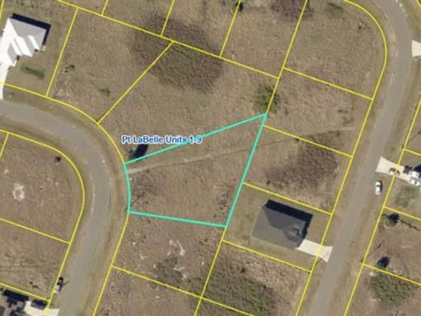 9050 Green Circle, Port Labelle, FL 33935