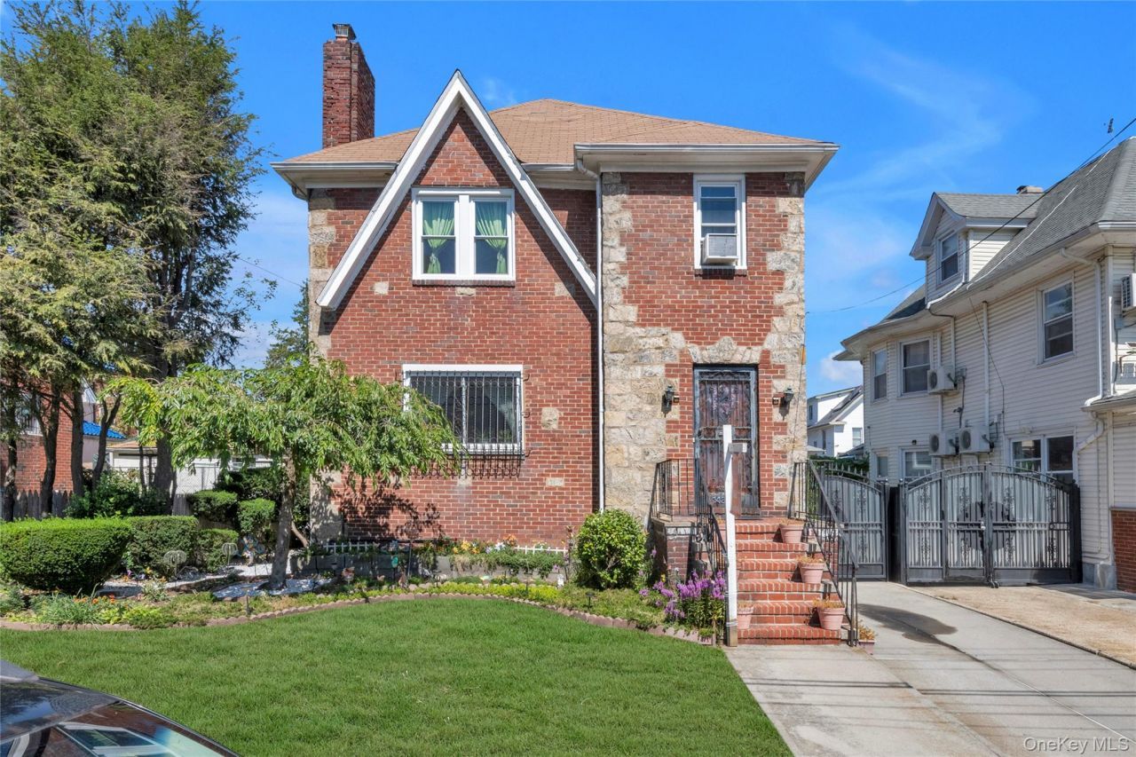 148-11 Kalmia Avenue, Flushing, NY 11355 Main Photo