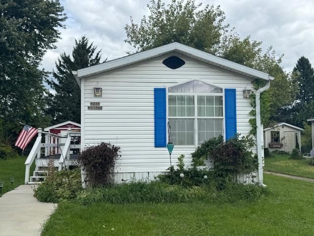 W211n11782 Hilltop Circle, Germantown, WI 53022 Main Photo