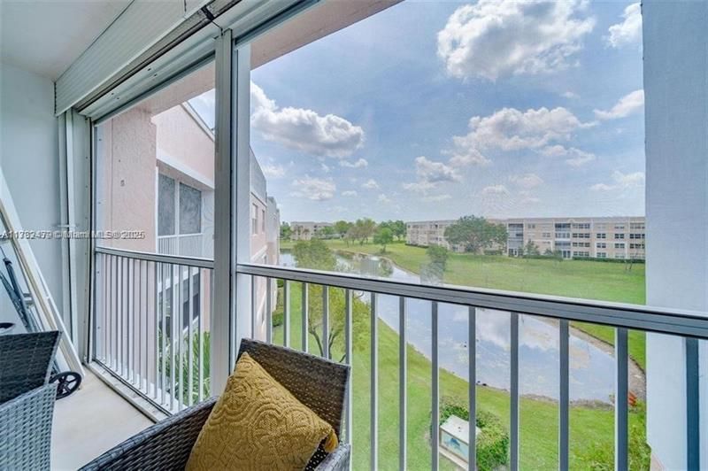 2560 NW 103rd Avenue, Unit 406, Sunrise, FL 33322 Photo