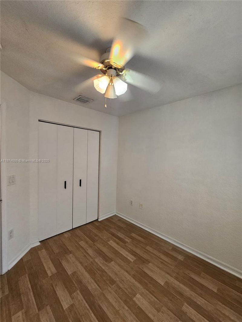 126 Hidden Ct Rd, Unit 27-D, Hollywood, FL 33023 Photo