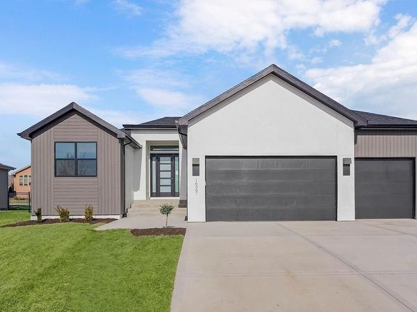 16367 S Marais Drive, Olathe, KS 66062