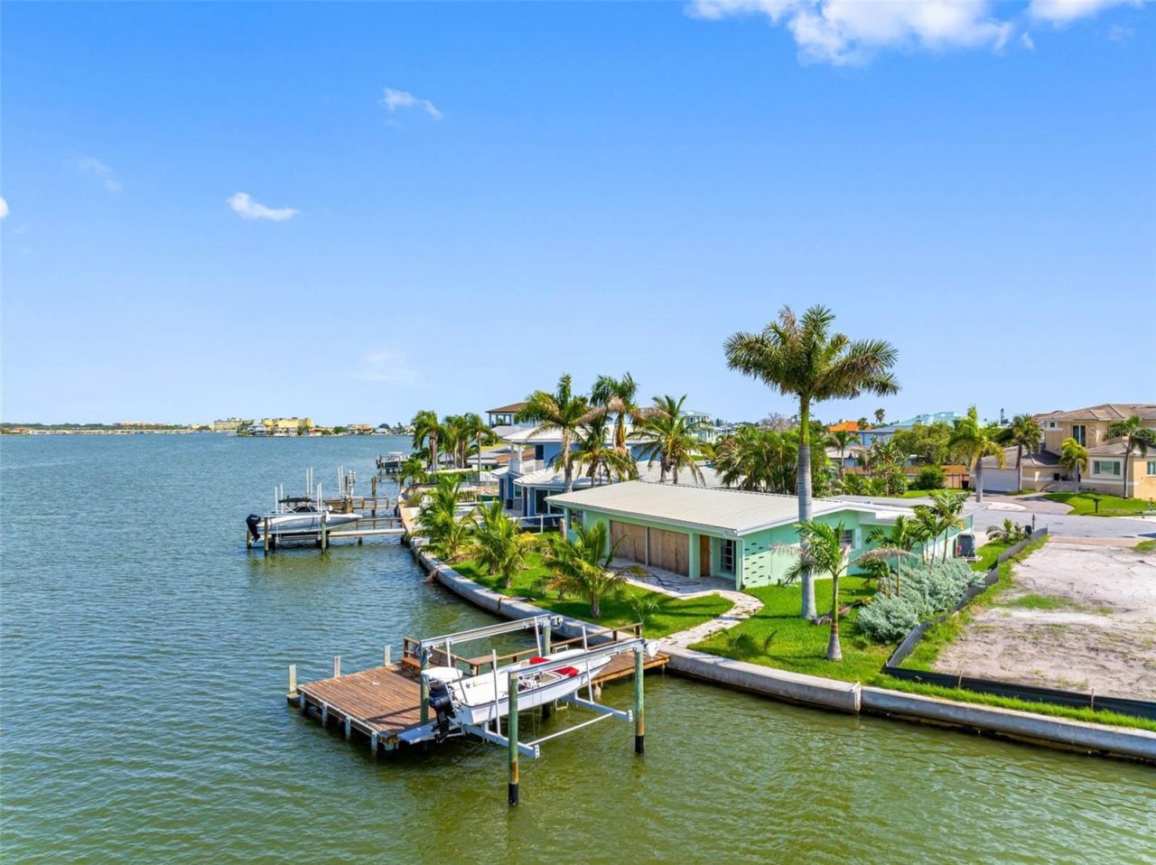 493 Bath Club Boulevard N, North Redington Beach, FL 33708 Photo